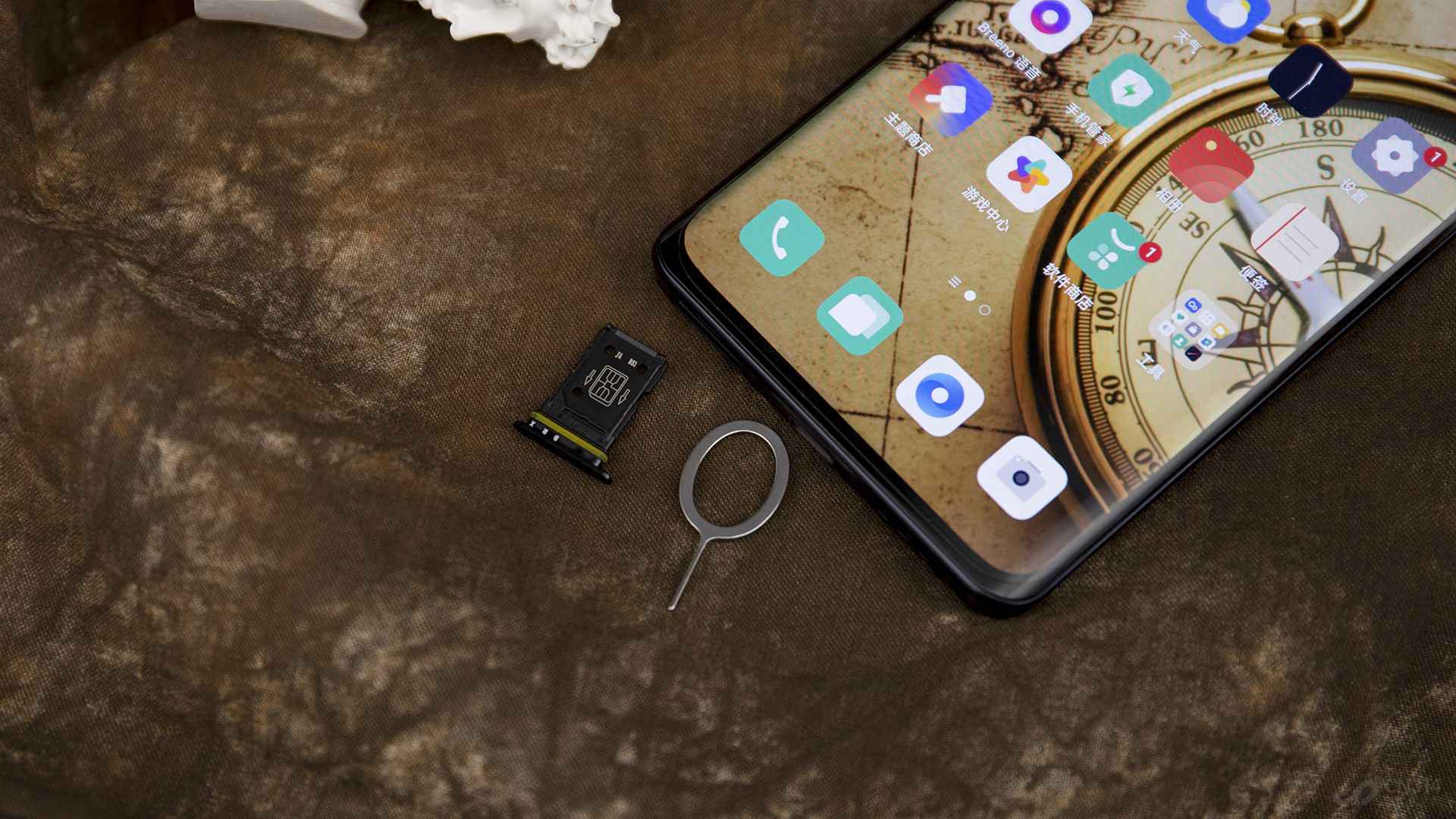 ��Ӳ�����棬OPPO Reno3 Pro���ؼ�������X52�����ĸ�ͨ����765 SoC�����Ÿ�����A76���ĺ�������Ч���ģ��ܸ��õ�ƽ�⴦�����ͻ���֮��Ĺ��ģ�ʹ�ֻ����������ĸ��͡���������ϣ������� 4025mAh ��������أ�VOOC 4.0��繦�������� 30W��5V/6A�������56 ���ӿ��Գ�����