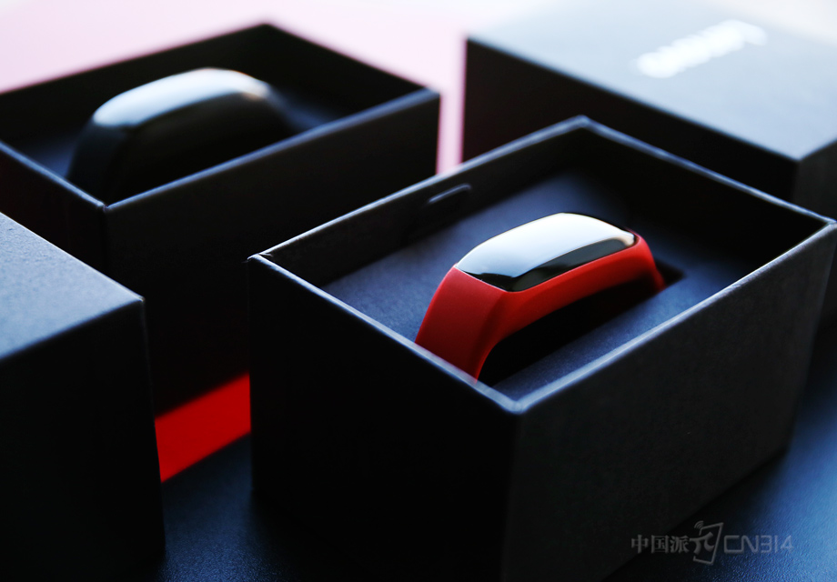 ���������ֻ�HW01�к�ھ�����ɫ��ѡ�������̶����㲻ͬ����ϰ���û�������