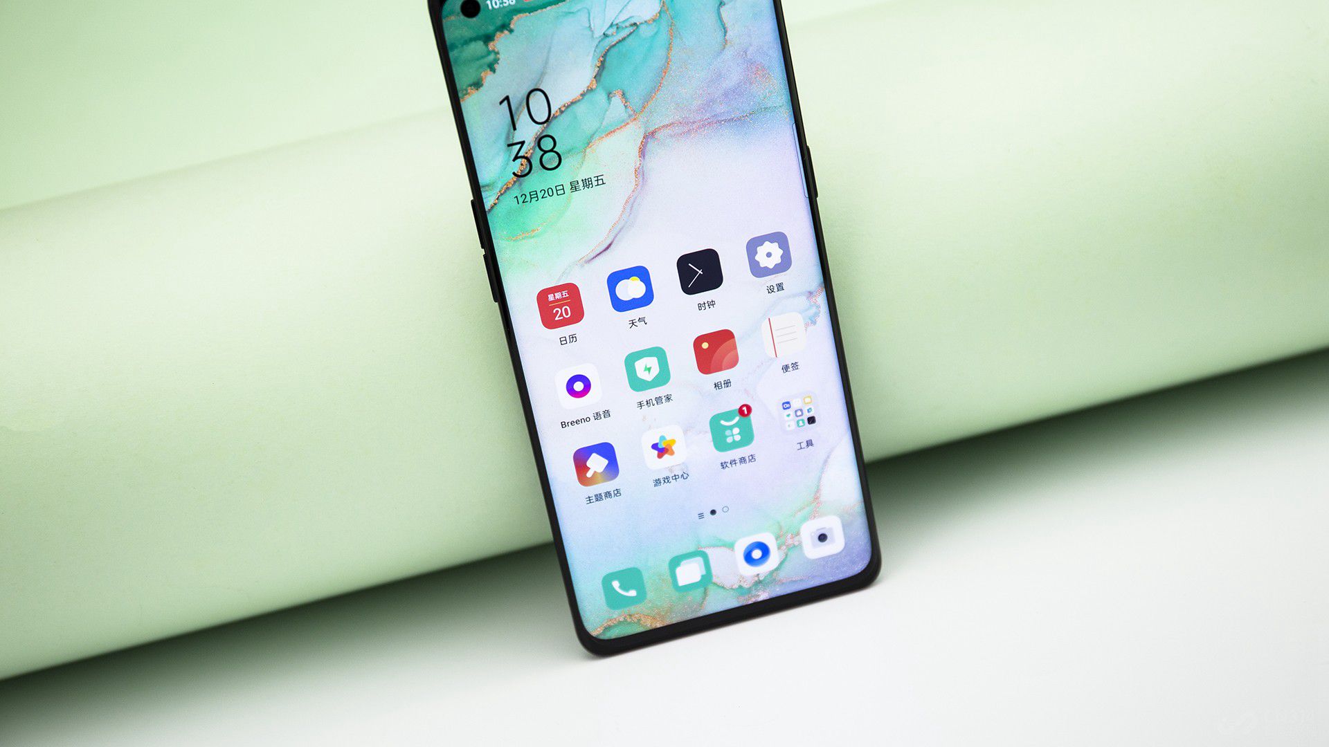 ֵ��һ����ǣ���Ļ����֧�� 90Hz ��ˢ���ʺ���� 180Hz ���ز����ʣ��ڲ����Ѿ��õ���֡���Ż������������£��ɸ��ܵ���˳��������ʹ�����顣������ˣ�OPPO Reno3 Pro ����Ļ���޷�ֵ���ȿ��Դﵽ 1100nit������������ֱ��Ҳ���ṩ��������Ļ��ʾ״̬��