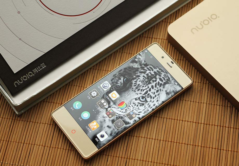 ����ֻ�������Ŭ����Z9������ޱ߿���ƣ��䲻�������Ӿ������������ڹ����ϸ������ϼ��ѡ�