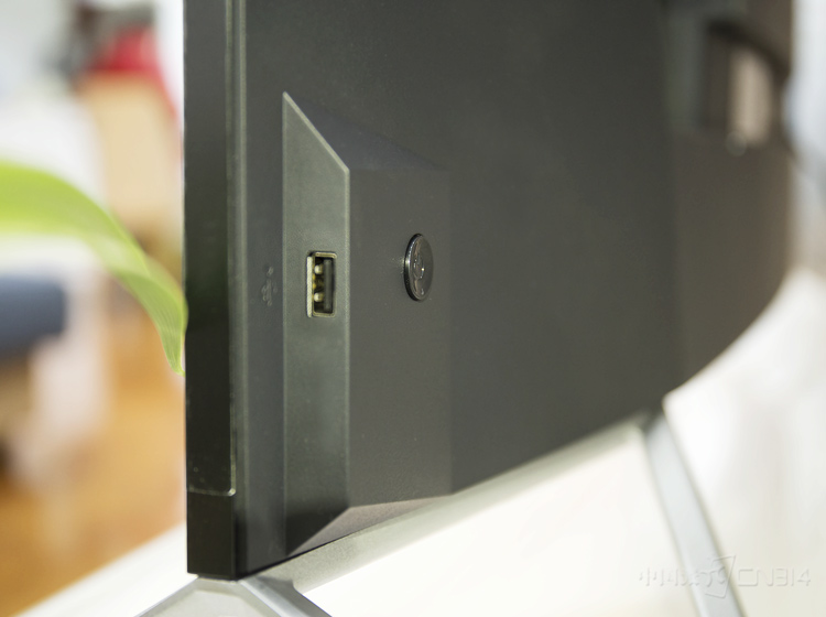 ����һ�廯��ƵĲ��߰��������ƺͱ߿��Լ�������������Ӧ������ͬ��������һ������һ�����������й�ҵ��ѧ����ƸС�