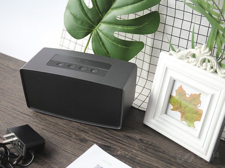 ���и�ҵ������಼��IoT�����������ܼҾӱ���Ϊ�ǼҾ���̬δ���������̬������Ϊ���ܼҾ�����Ҫ����ڣ��������������������Ŀǰ�����޿����������360�����������ͥIoT��Ʒ�����о�����һ��360 AI����MAX��