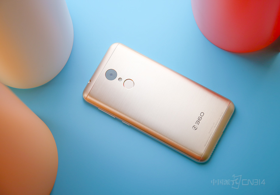 �����ǰ����˵��360�ֻ�N5���ĸı����Ա�����ơ�ֱ��ӳ�������Ľ�����˿ȷʵ�������������仯ֱ�Ӵ���������������������������ͻأ���ź�����Ҳ���׹����������ȡ������ֵ���������