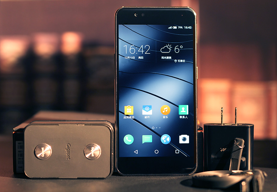 Gigaset ME pro���������һ��5.5Ӣ���1080p��Ļ����2.5D�������ǡ�