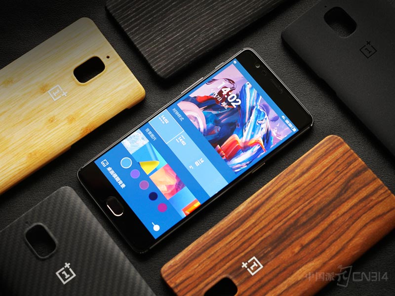 ��װ����һ�ӳ���Dash���䣬��ͬ���ʸ��Ժ�ǣ�һ��3�ֻ������װ��һ��LOOP VR�۾��С�����һ��3�ֻ������������պ��ֻ��ǡ�