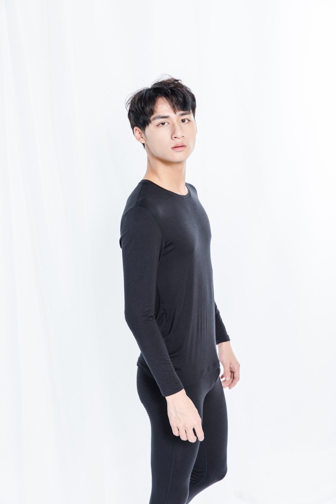 ���ů����Ҳ����ʱ�н�ĳ�����������ɫ��Ӧ��������ϣ�Warm+������ů�����������Ů���Ĳ�ͬϲ�ã������˶���ɫ�ʣ����аס��ڡ��ҵ�������ɫ��Ҳ�з�ɫ����ɫ����ɫ������ɫ�ʣ������õ����Ǻ�ɫ���������Գ����˵ĳ��졢���ء�