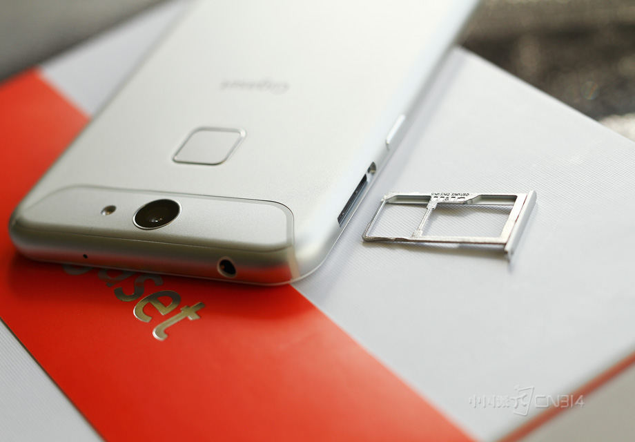 ����Nano SIM���ۺ͵�Դ����������˻����Ҳࡣ