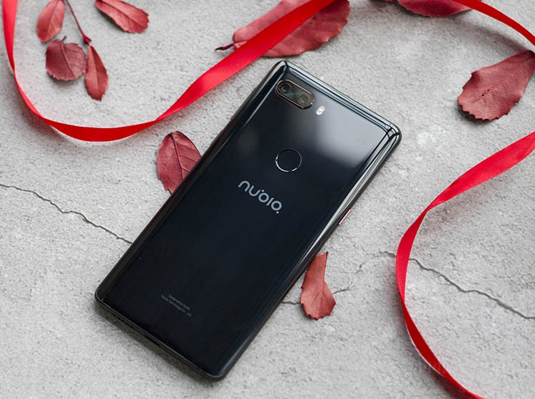 Ŭ����Z18������������������ܣ�Ϊ�û��ṩ���桢�ָ塢ˮ�ʡ�Ũ�������֡����ˡ���ߵ������˾��������������Ȥζ������⣬ǰ������ͷ֧������ģʽ2.0�����û������ո��ӹ�����ˡ�