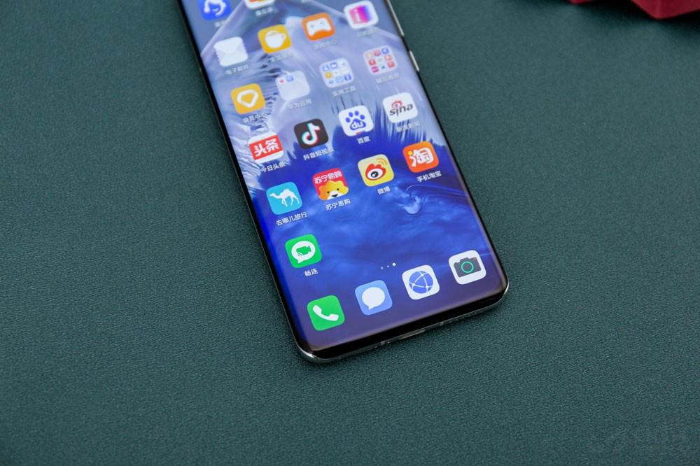 ˵ûĻߴ磬P40 Proõ6.58ӢĻߴȽУ90HzˢҲṩٵĹۿЧ2640x1200صķֱDCI-P3ɫҲùۿĻΪһܣճʹûǿӰϷܻüѵӾ顣