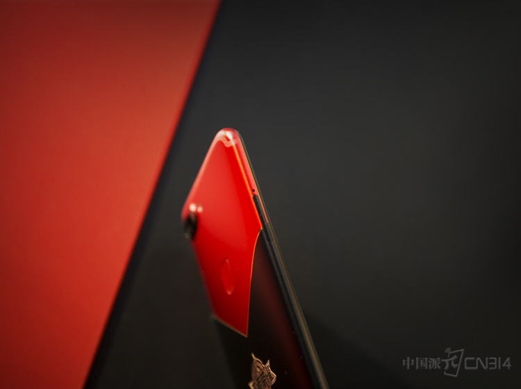 vivo X20���������Ƚ�75mm��������ǲ�����3D��΢��������������û������ᱡ���ָи����ʡ�