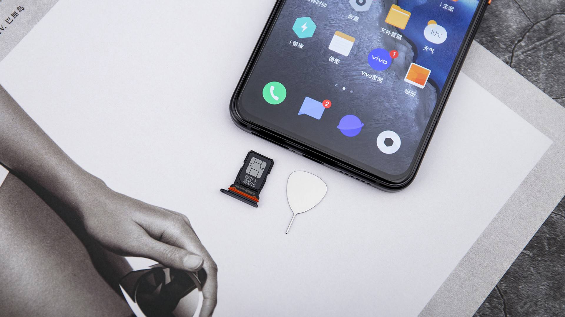 ��Ϊ��Ʒ���㣬iQOO 3�Ǹ�Ʒ�ƿ�5G˫ģȫ��ͨ��ͬʱ֧��5G˫ģSA��NSA������n1/n3/n41/n77/n78/n79Ƶ�Σ��Ѿ�֧��Ŀǰ������Ӫ�̵�Ƶ�Ρ�