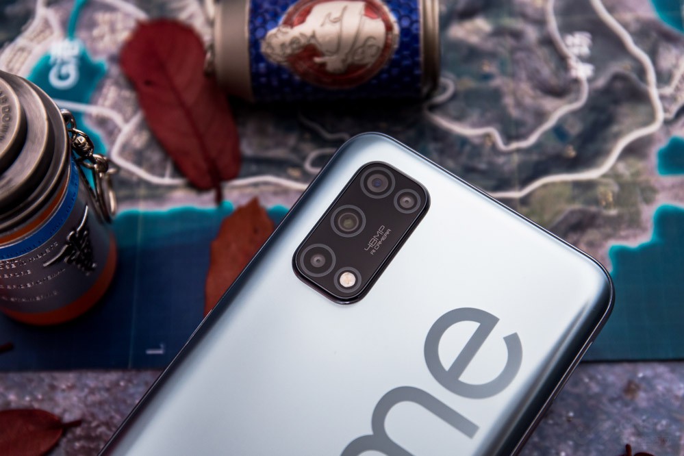 Ӱ÷棬realme V5صǺϣ4800ͷ119㳬Ǿͷ4cm΢ྵͷڰͷУ4800ͷf1.8Ȧ6Pͷ飬йԪΪ1/2Ӣ磬ЧΪ25mmҲǲġСǡ