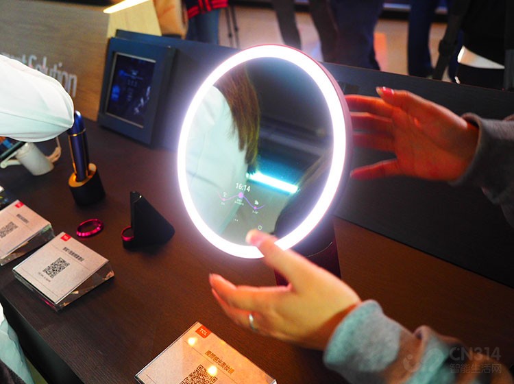 ����������±���Ϊ��С��ȹ����XESSħ�ոй���ױ������һ��ǳ�����ͨ�ľ���Ӵ��