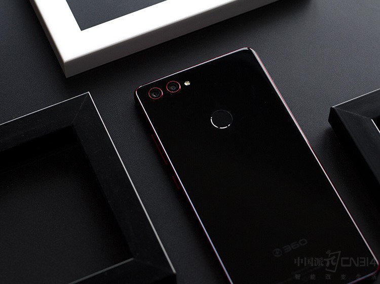 �۸��棬6GB+64GB��360�ֻ�N7 Pro�ۼ�1999Ԫ��6GB+128GB���ۼ�2299Ԫ���Լ۱�ȷʵ�൱��ɫ��