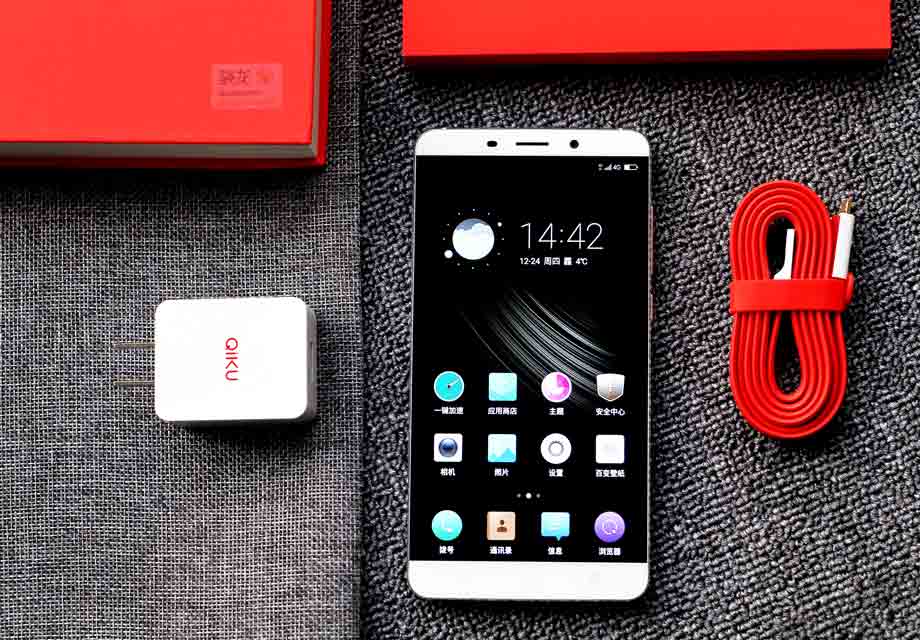 ��һ�ε�360����ֻ��콢��ӵ��2.5D������Ļ��1.4mm��խ�߿��Լ���������ǽ����Ļ������ص㣬��Ʒ�������Լ��Ϊ��������������ʱ�ж��ֲ�ʧ���������⣬��߿�Ŀ���Ϊ1.4mm������˵���б����Ϊխ�߿�ļ����Լ����沼�ֵ��Ż���360����ֻ��콢��ӵ��83%����ռ�ȡ�