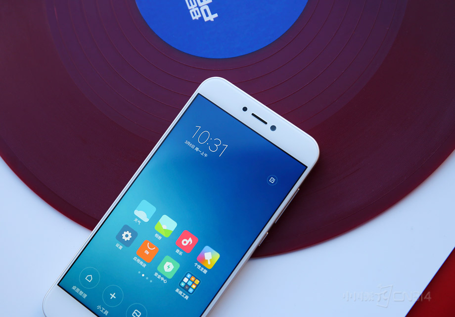 ���¶ԳƵ�ǰ������ľ�к����׵����أ����˸о�Ī����ϲ�С�ǰ������ͷ���棬������˹�ȦΪf/2.0��27mm��ǵ�800����������ͷ��ӵ��С�׵ڶ���36����ʵʱ���ա�