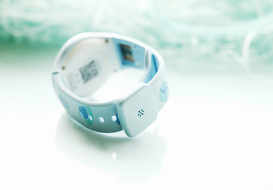 KIDO����ͯ��ı������õ��ǿ��۷�ʽ����������ƫС�ĺ�����˵����������������Ȼ��ѹʽ��������ĳɹ��ʺ�Ч�ʶ�Ҫ������ʽƤ���Ŀ��ۡ�SIM����SIM�������ڿ������̵��ڲ�����ϣ���Ҫ��С��ʮ����˿����װ����װ�������͡�װ���Ժ�û���ߵĻ����޷���ж�ˡ�