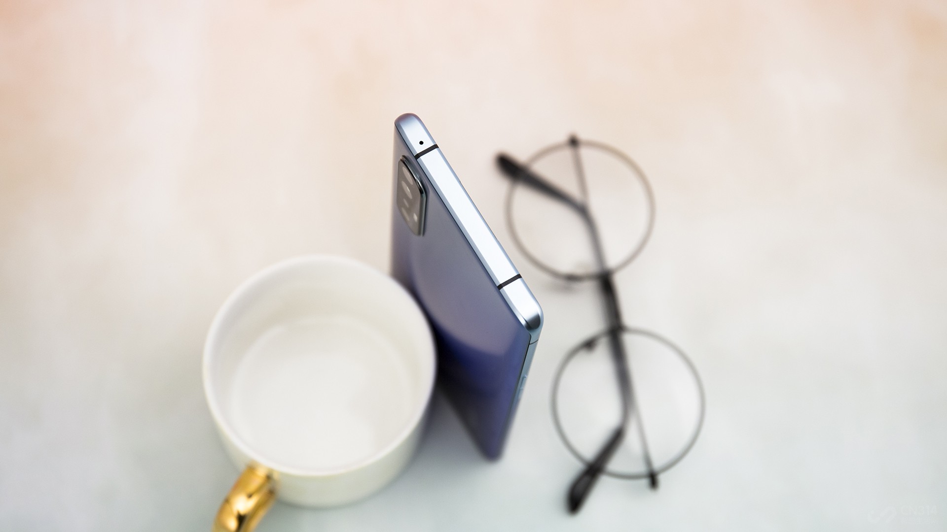 OPPO Reno3 Pro�����˸�ͨ���µ�һ��5G SoC����765G��֧��NSA�Լ�SA˫ģ��֧�ֹ���������Ӫ�̵�����5G��4GƵ�Σ�֧��5GHz Wi-Fi+5G�ƶ�����ͬʱ���ߣ�������Ϸ�����ص�����