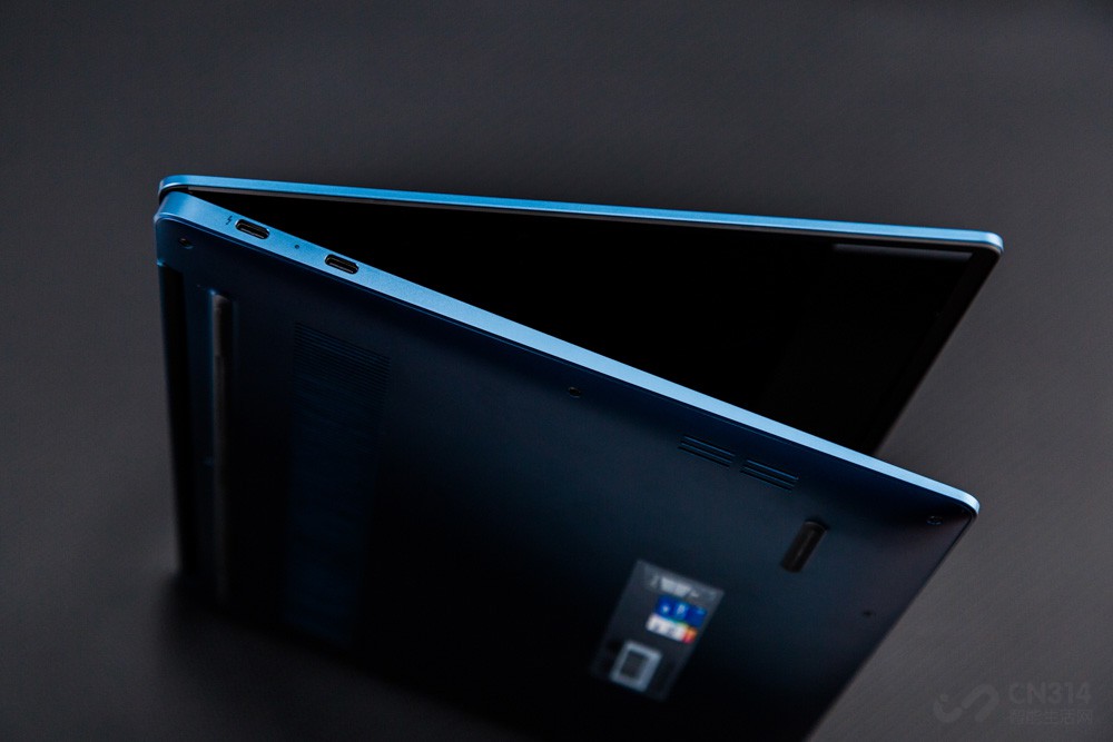 ܵ˵realme Bookһûж̰ᱡͱʵ磬ӲҪʲôźǾûдHDMIӿڣҲΪᱡʵڿHDMIӿڵˡ4000Ԫλϣrealme Bookʵ⡢ֵɫӯ˱׷Լ۱ȵʿĲѡ