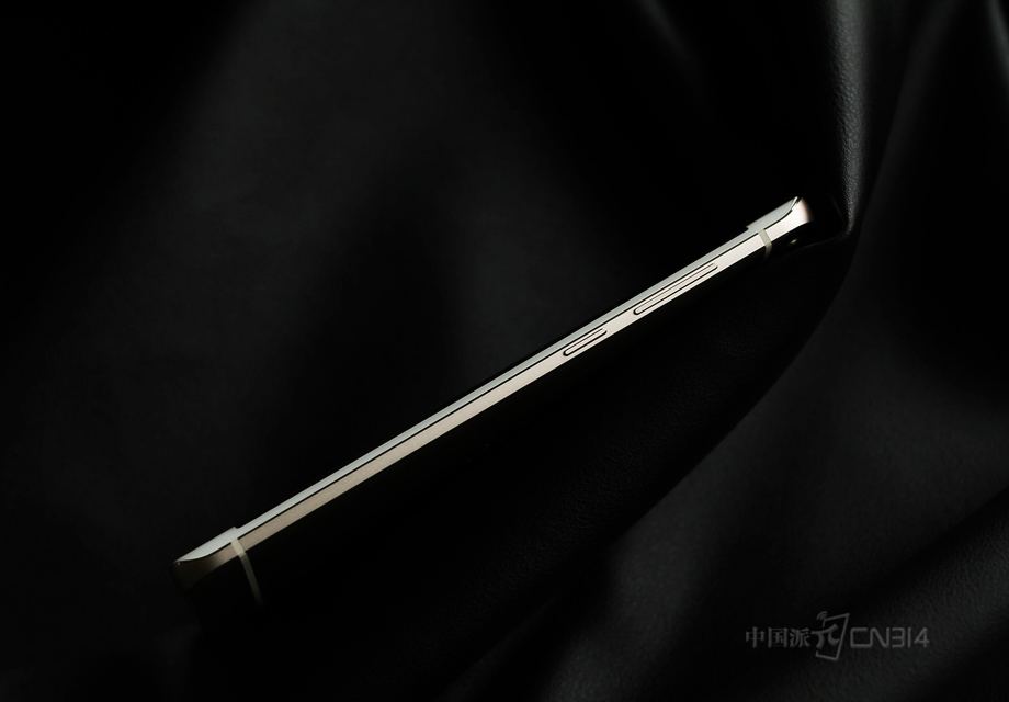 �����Ҳ�������£��ֱ����������͵�Դ����