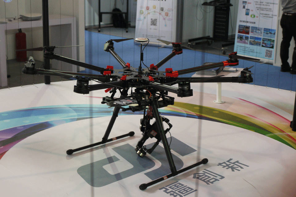 ���ܷɻ�Ϊ��Ӹ���Ƕȿ������ṩ��;����