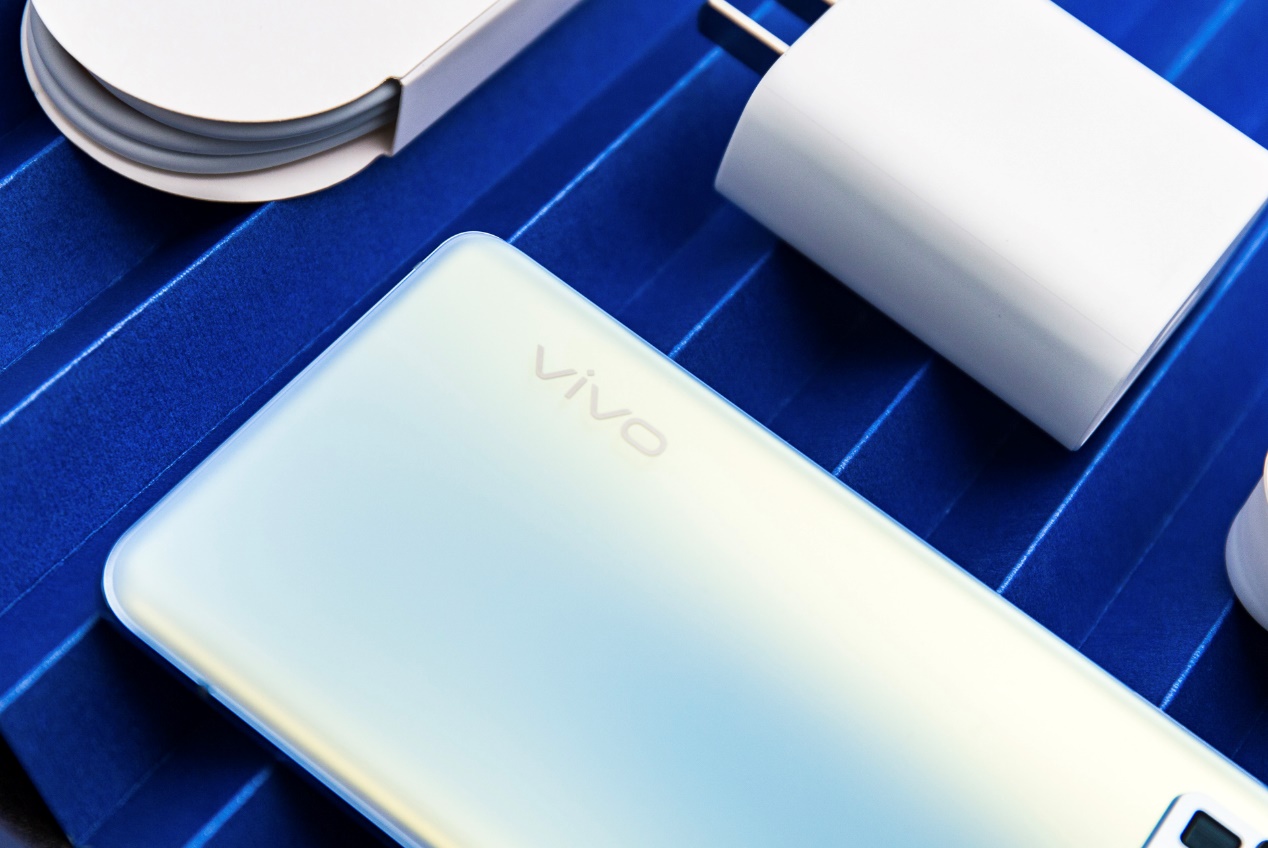 迷人的“大眼睛”,vivo X50 Pro图赏