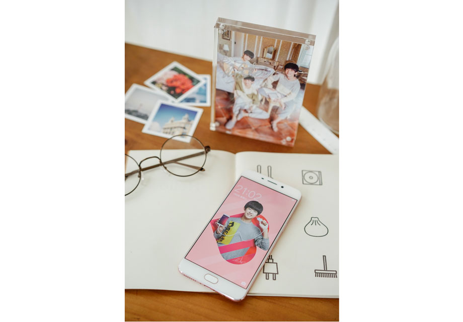 ����˵TFphone��ԭ�ͻ�OPPO R9��������һ��ǳ���ɫ�Ĳ�Ʒ��