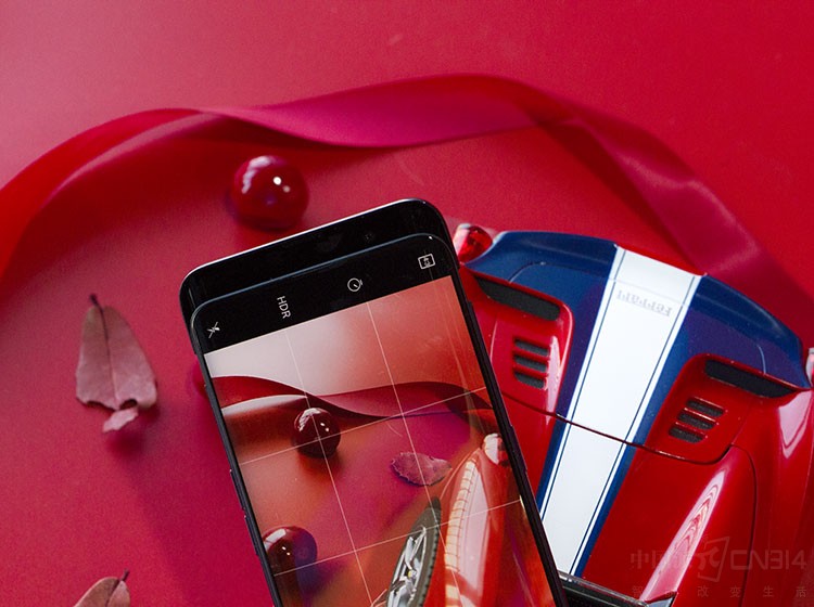 �ڹ���Ӱ�Ľ������У������׾��ܿ���3D��2.5D���ص������������С�������������ָС����µĵ��ǡ�����Ĺ۸�Ҳ��Find X��Ϊʱ����ֵ��ߵ��콢��֮һ����Ȼ�������֮һ���ǲ����б�Ҫ���ϣ����Ǳ�������ɡ�