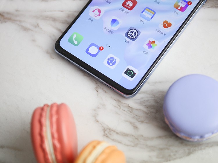 ����Ļ֮�£�P30����������Ļָ��ʶ�������ᴥ���ɽ�����֧����ָ�ƽ����ٶȽ�ǰ����Ʒ�����30%��