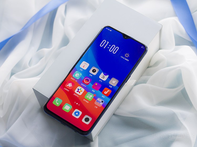 水滴屏颜值有多高 看看OPPO R17你就懂! oppo