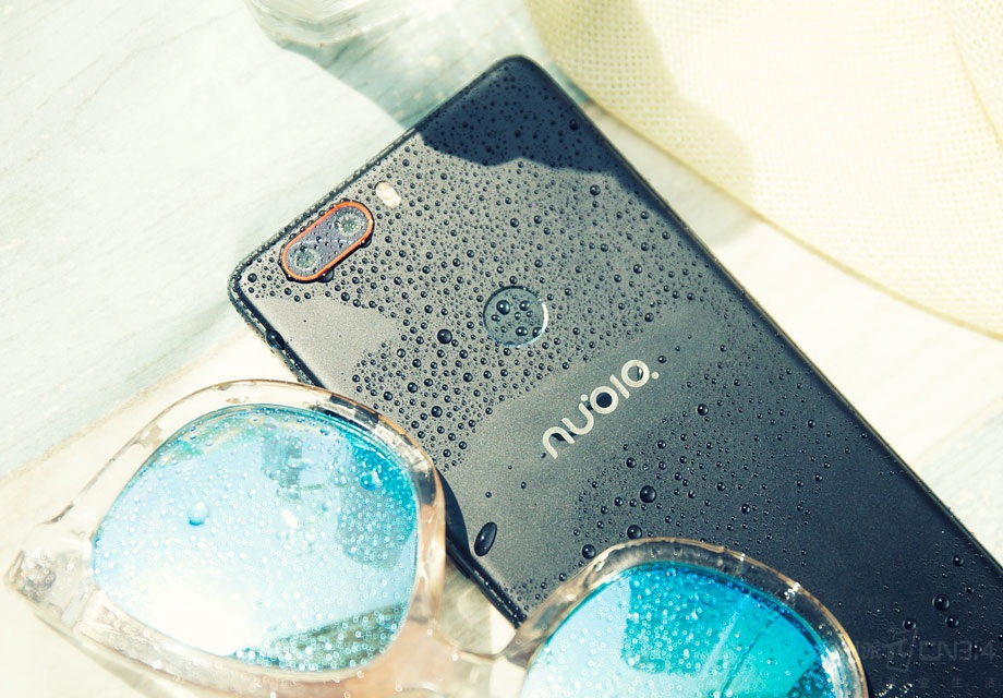 ������ȫ��˫�㷽������˵��ҵ�������з��ķ�����������2300������+1200������˫��ɫ����ͷ��֧��f/1.8���Ȧ��1.4��m�����ظй�Ԫ������ʵ��ȫ����˫�˶Խ���֧������˫��佹��