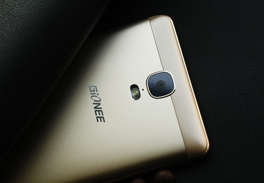 ����ͷ��΢͹�𣬾�ͷ�����Լ��·�������Ʊ���ʹ������ͬ��ͬ��Բ��·װ�Ρ�