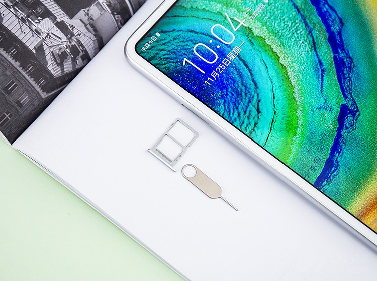 �����õ��İ汾֧��˫SIM�����ۣ��ƶ�����������칫��ʿ�ṩȫ��򲻼�ϵİ칫���绷����