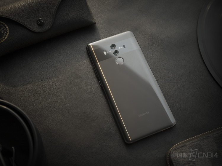 ��ΪMate 10 Pro�����˸����ʸе������沣�������������������Բ��ϸ�壬Ҳ���������ơ�