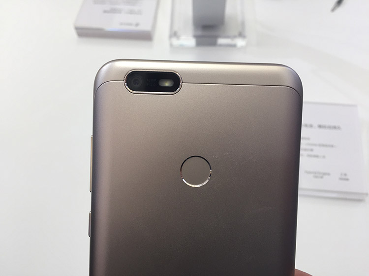 ��ʹ���ж˻���λ����Ȼ���ý���������ƣ����й�������