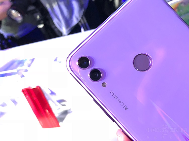 千元机新标杆!荣耀8X系列发布会现场图赏