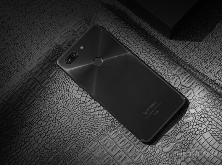 �������棬����M7������֮ǰֻ������ڰ����Ȳ��������̫������ƣ�6ϵ���Ͻ���ʣ�����������36�����������ɣ�����Ҳȫ��ҵ�״��ڱ����ϴ����ʹ��̫���ƹ��ա�