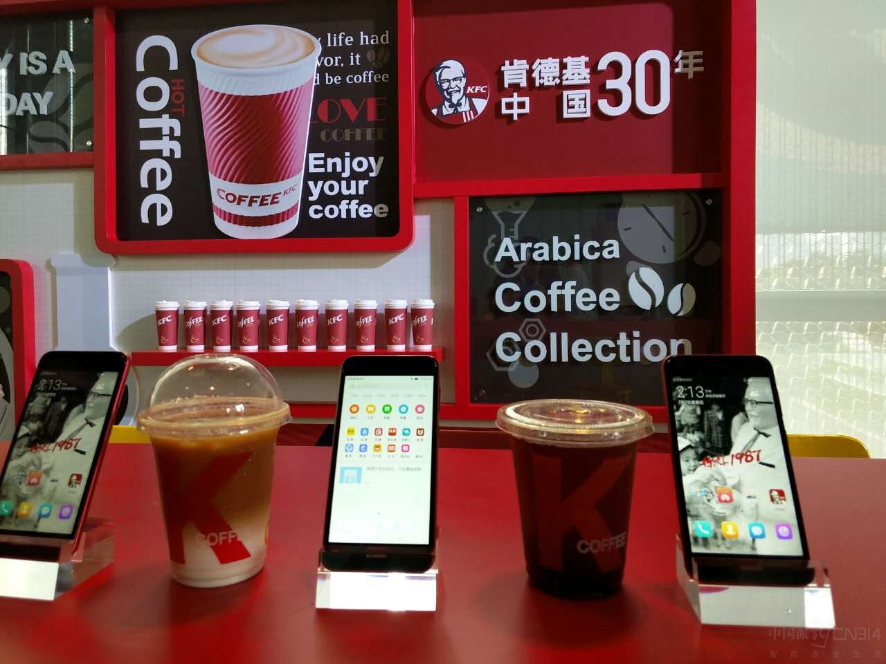 ��Ϊ��ҫ����7����3020mAh��������أ�����3GB+32GB�˴���ϣ�ӵ��8.05mm�˱��������䱸1300����������ͷ�����⣬�û����ý���������ƣ��ṩ����Ѥ������ɫ�������������˵Ŀ�ζ��