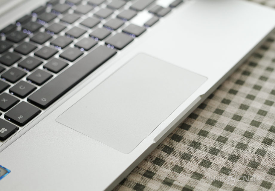 �����֮ǰ�Ĳ�Ʒ��˵��X4�İ�����ϸ�̶��в�С��������