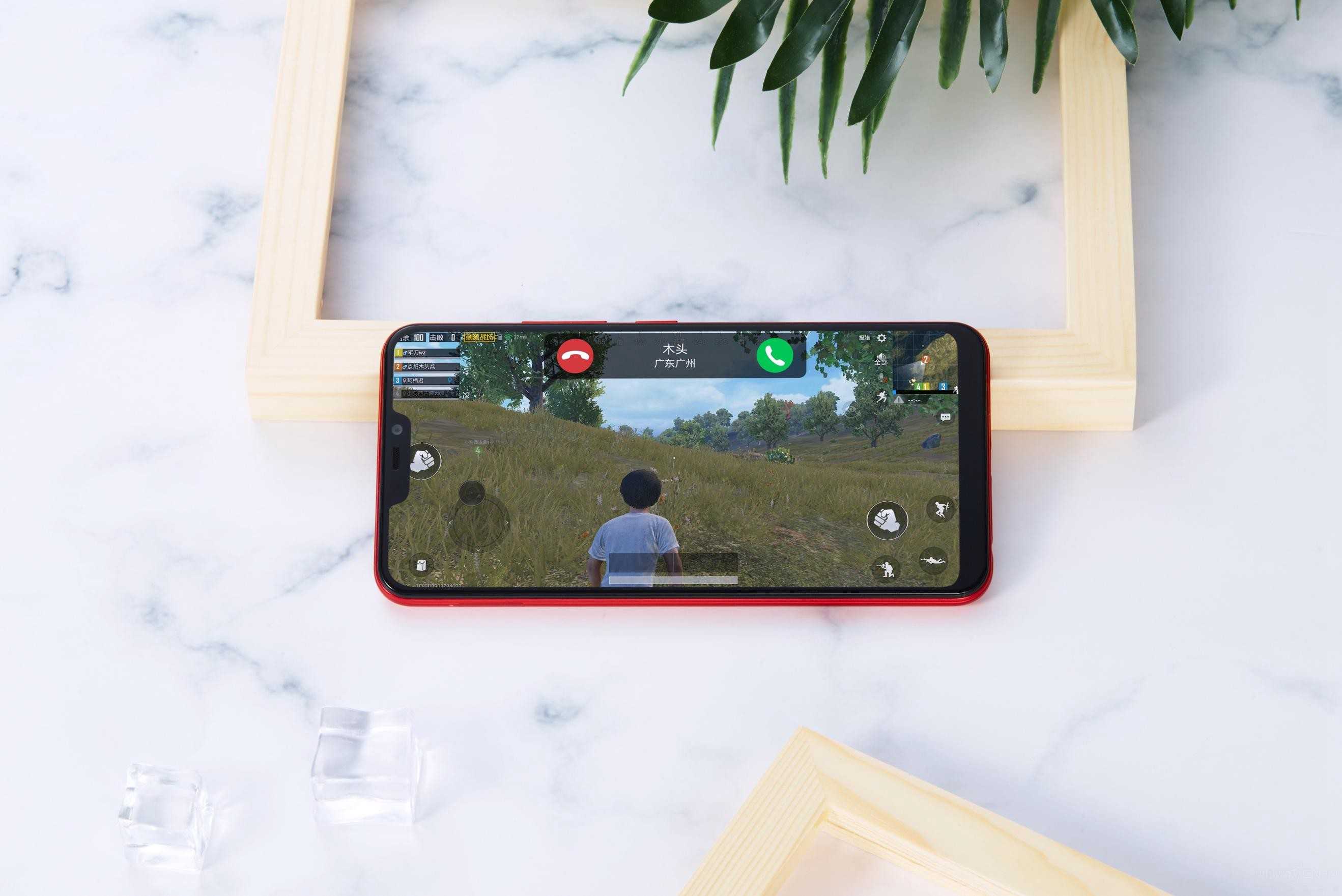 ���ڶ���Ϸ����Լ����������û�Ч��������Y83һ�����ṩרҵ����Ϸģʽ��ʵʱ����CPU��GPUռ���ʣ�������Ϸ����š����л������Ĺ��ܣ���һ���滹֧�����Ի���Ӧ�÷���������������������칫Ч��ֱ��������