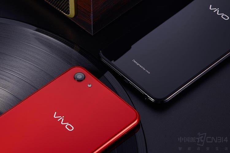 ��vivo X20��ʽ����羺����������֮����Ϸģʽ��vivoϵ���ֻ�������vivo Y83��û�����������λ�����߱�����Ϸģʽ���ṩ������Ϸ����š���Ϸ���󴥵Ⱦ��书�ܣ�ʵ���˳�����������Ϸ���飬�������������ָ�Ĵ��ĵļ��¿�С�