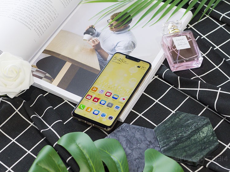 ��Ϊnovaϵ���ֻ�һֱ�ԡ�����ֵ�������ġ�Ϊ�ںţ��������ʱ�С����ո�����7��18�գ�ȫ�µĻ�Ϊnova 3��������������������������3D���沣������������ɫ˲����ĵ��˲��������˵�ϲ������������һ���˽�һ�»�Ϊnova 3����������ǧ����ϲ����ӣ�ݽ���ɫ�ɡ�