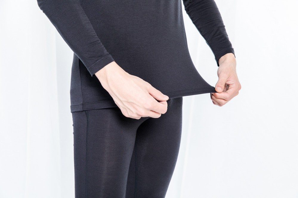   �ܶ�����ѡ�����µ�ʱ��׷�������£���Ȼ��ů����͸���ԡ���ʪ�����ܲ�������������������Warm+������ů�²�ͬ����ʹ�õ���ά��9.8��m�񣬱���ͨ���±�1/2��������������߶˽��ܷ�ɴ���գ������������ʣ�͸���ӱ������������޾��磬�����򣬳��ڴ��������������һ������