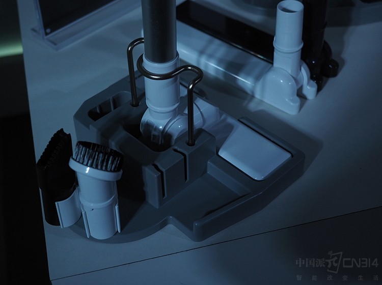 �����Ͽ��Է�����������ͬʱ���������๦����ͷ���Բ������棬����һ���������������㲿�����ø������࣬Ҳ������Ū����