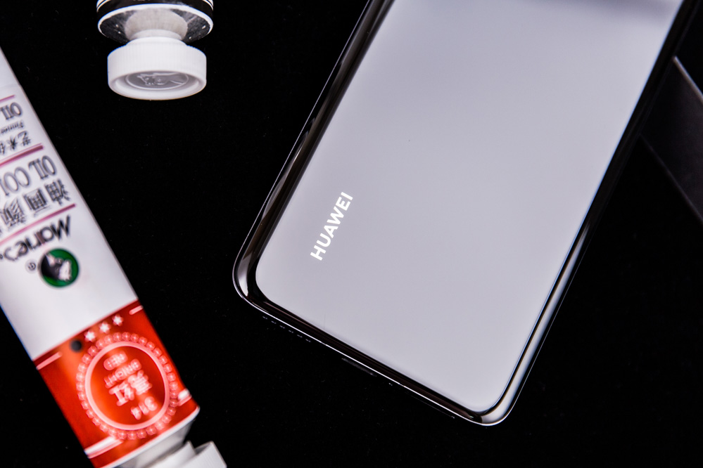四曲满溢屏设计 华为P40 Pro+陶瓷黑图赏 华为P40 Pro+,陶瓷黑,四曲满溢屏