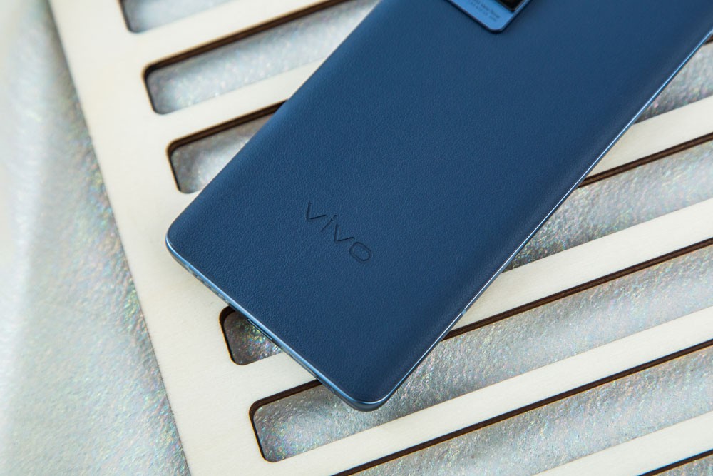 ϣvivo X60 Pro+ظͨ888콢+UFS3.1棬оƬҵȵ5nmƳ̹գܽǰߴ25%Ч25%ȫϵͳOriginOS 1.0ڴʵڴ桰+3GЧ̨Ӧóµ顣