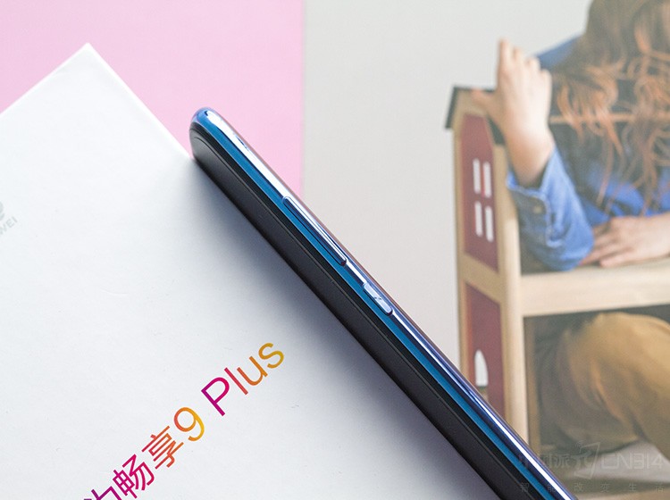 �������棬����������710��12nm�Ƴ̹��գ��ټ���4000mAh�Ĵ�������أ���Ϊ����9 Plus����������ʵ��ǿ����