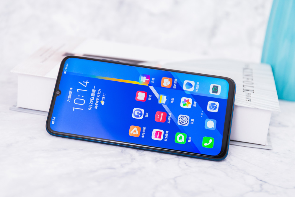 ֱ⣬ҫX10 MAXʹõJDI֧100%DCI-P3ɫHDR10ɫʱֳɫڱ߿ϣֵҲйоأ߿խ°ԿڽϴĻռȴﵽ91.13%ͬʱֱֳ֧㷨Խ480pȵͷֱƬΪƬۿ