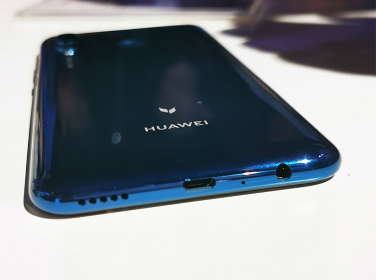 ������ˣ���â8������������3.5mm�����ӿڣ�����һ�߳��һ��ʹ�ö�������ʹ�ñ������ϸ�Ϊ���ġ�