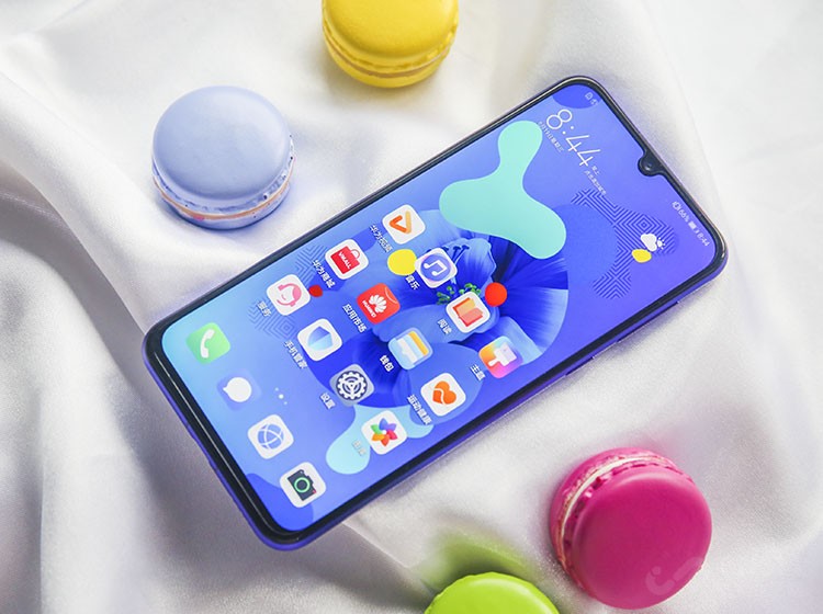 ������������˵����Ϊnovaϵ���ֻ�һֱ�����Կ��ܵ���������������Ϊ�����µĲ�Ʒ��ֵ�ߣ�������Ϊÿ����Ʒ�����ֳ���ǿ������ʵ����6��21�գ�ȫ�µĻ�Ϊnova5 Pro������ƾ��40W������似����4800�������Լ�3200�����񳬼�ҹ�����ĵ���ɫ������һ���µĳ����籩��������ֻ�����ֵ��������أ�һ���������ɣ�